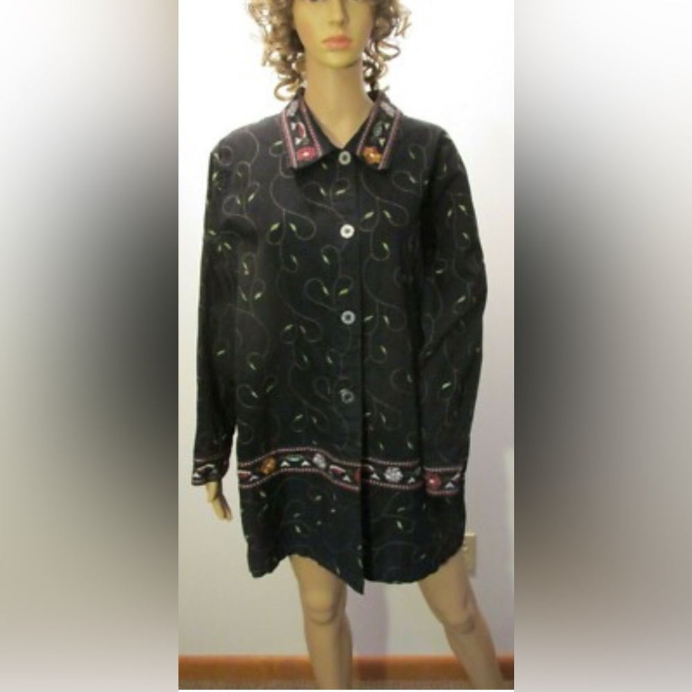 Denim & Co black embroidered denim jacket size Medium